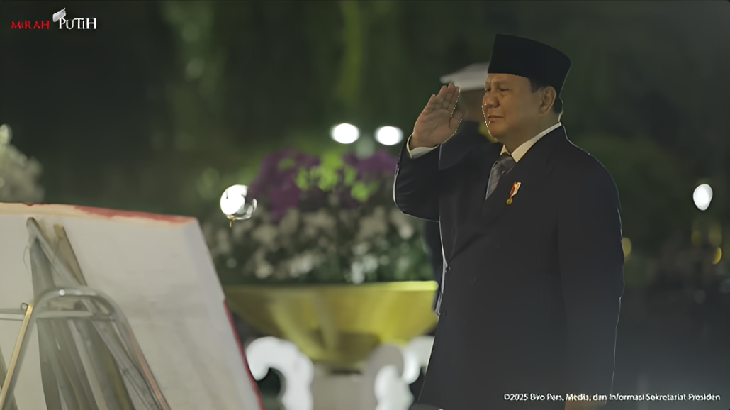 Presiden Prabowo Subianto memimpin Upacara Ziarah Nasional dan renungan suci peringatan Hari Pahlawan di TMP Kalibata, Jakarta, Senin (10 November 2025).