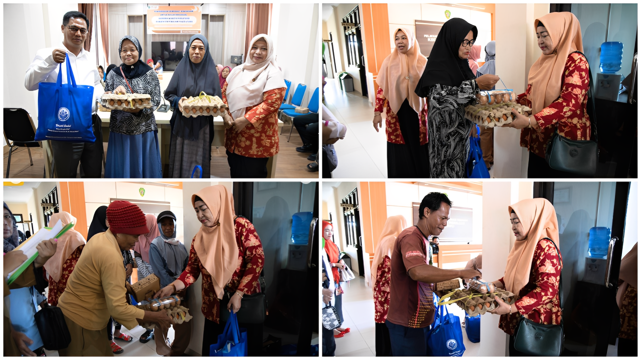 Anggota DWP PPU menyerahkan paket sembako kepada para penerima manfaat dalam kegiatan bakti sosial memperingati HUT DWP ke-26, Senin (10 November 2025).