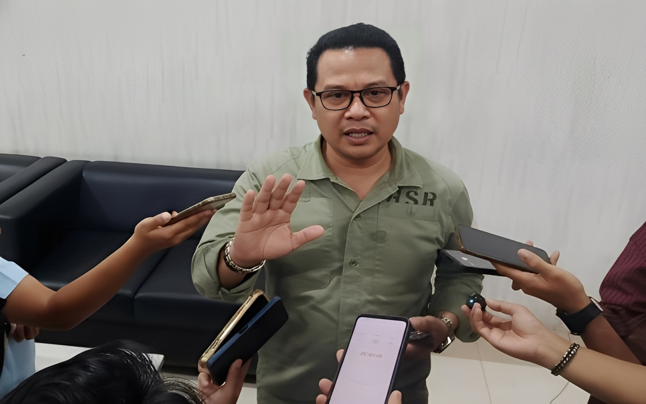 Sekretaris Komisi II DPRD Balikpapan, Taufik Qul Rahman, memberikan keterangan terkait dampak jika videotron dikelola Perumda Manuntung Sukses, Selasa (28 Oktober 2025).