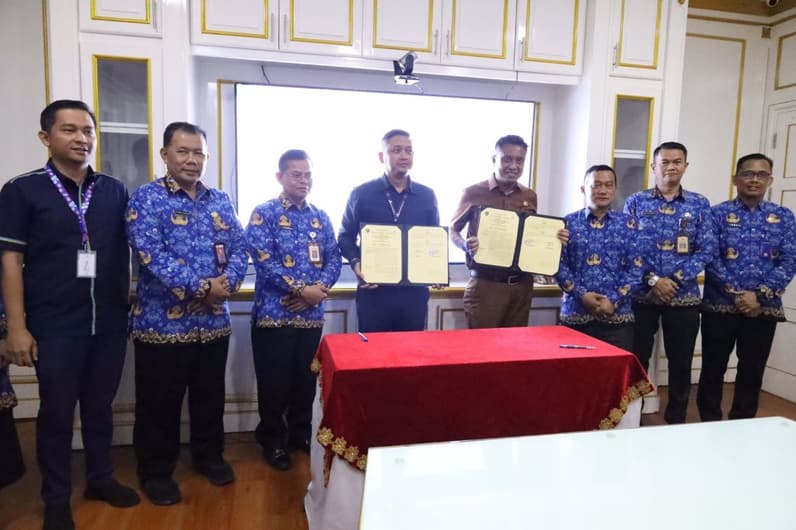 Peluncuran Kartu Penajam Cerdas PPU 2025 &mdash; momentum kolaborasi pemerintah dan bank dalam layanan pendidikan inklusif.