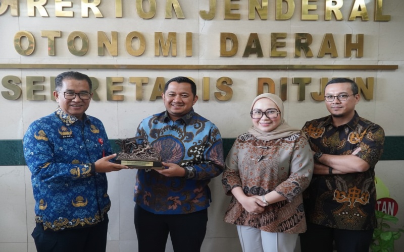 AKPSI bersama Bupati Penajam Paser Utara melakukan audiensi dengan Kementerian Dalam Negeri membahas optimalisasi Dana Bagi Hasil (DBH) sawit