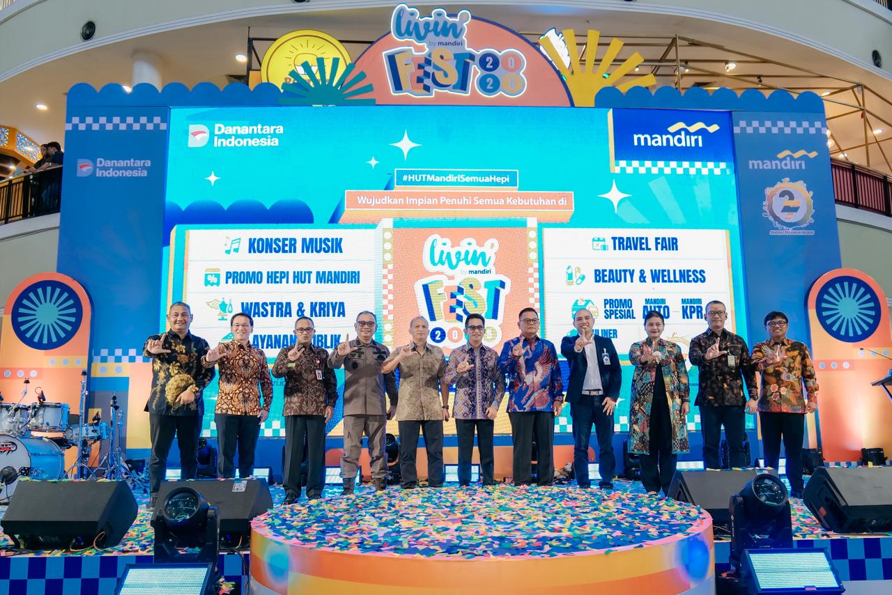 Pembukaan Acara Livin&rsquo; Fest 2025, bukan hanya sekadar festival, tetapi juga wadah bagi pelaku usaha lokal dan publik untuk berinteraksi dan tumbuh bersama (20.11.2025)