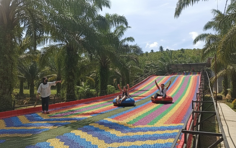Wonderland Samarinda hadir dengan wahana keluarga, spot foto tematik, dan tiket terjangkau. Simak info selengkapnya disini Cess!