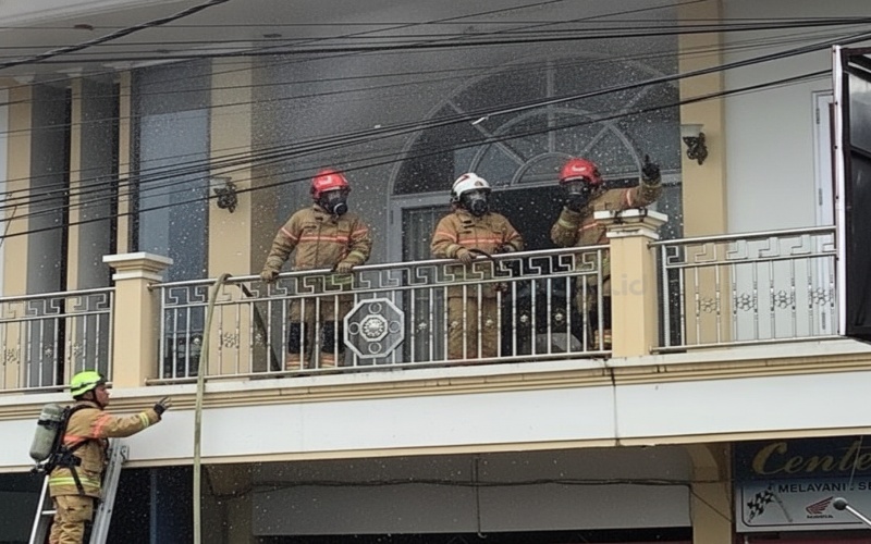 Asap pekat dari ruko Jalan Pattimura, Respons Kilat Disdamkartan Bontang