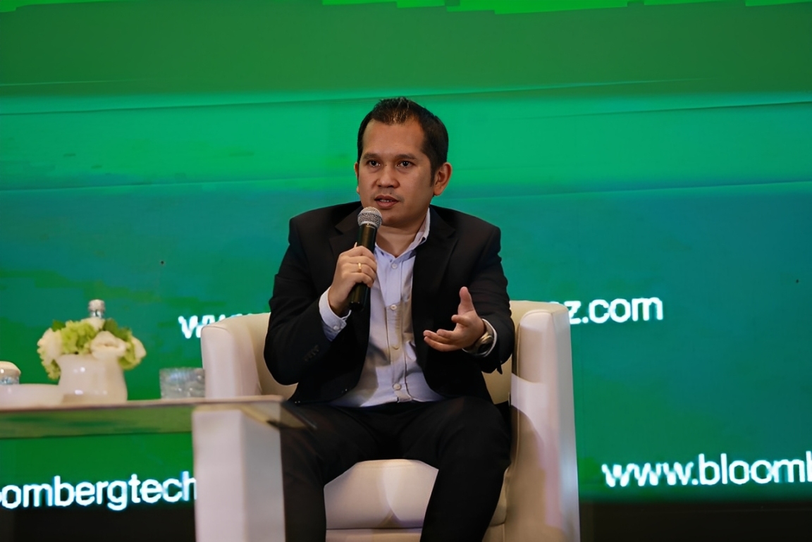 Executive Vice President Aneka Energi Baru Terbarukan PLN, Daniel K. F. Tampubolon, memaparkan perkembangan program PLTSa dalam perencanaan energi nasional.