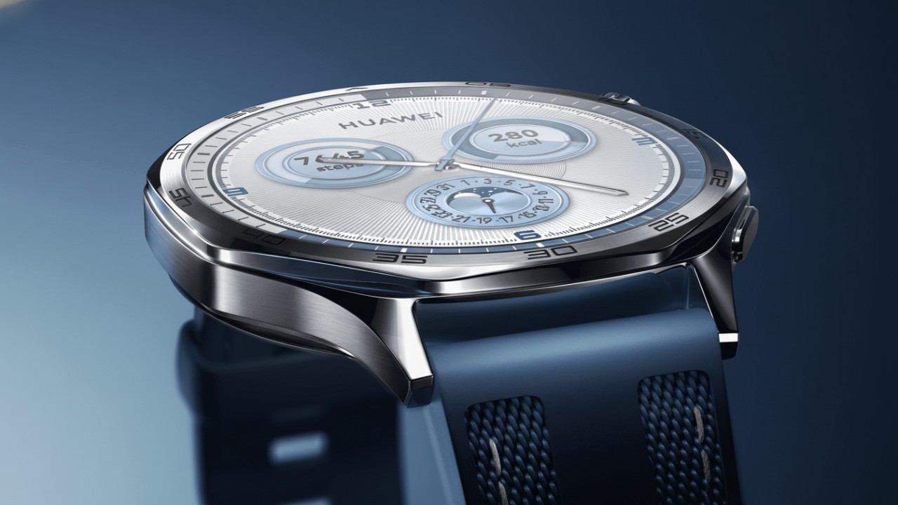 Huawei Watch GT 5 tampilan elegan, layar jernih HarmonyOS 5, visual modern vibe aktif.