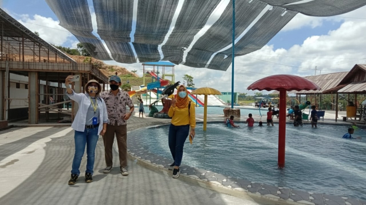 Kebun Ndesa Samarinda hadirkan suasana pedesaan yang adem dan ramah keluarga, cocok untuk healing ringan. Simak info selengkapnya disini Cess!