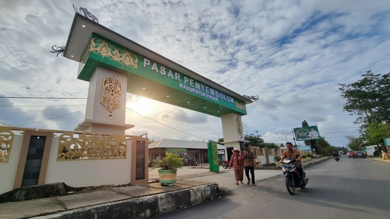 Pembangunan lapak baru Pasar Senaken