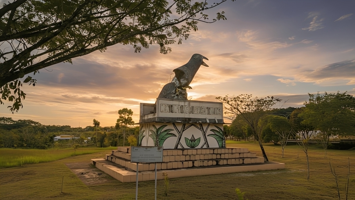 Tugu Burung Tiung di Kecamatan Tanah Grogot, Kabupaten Paser, menjadi salah satu ikon daerah yang tengah disiapkan untuk direvitalisasi.