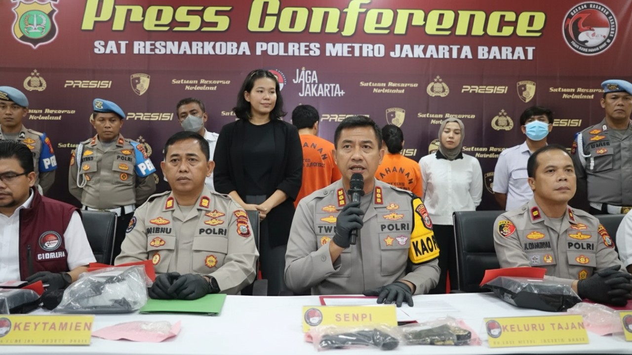 Paket sabu hitam 19 kg di rumah kontrakan Tambora sebagai bukti pengungkapan besar polisi