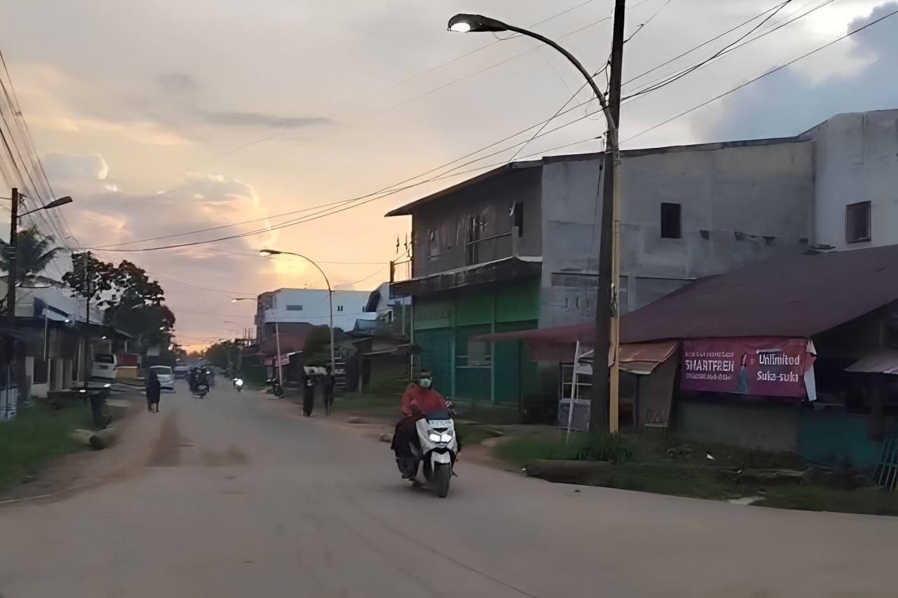 Lampu penerangan jalan di sepanjang jalur Pandan&ndash;Sibolga telah menyala kembali. Aktivitas warga perlahan berangsur normal.