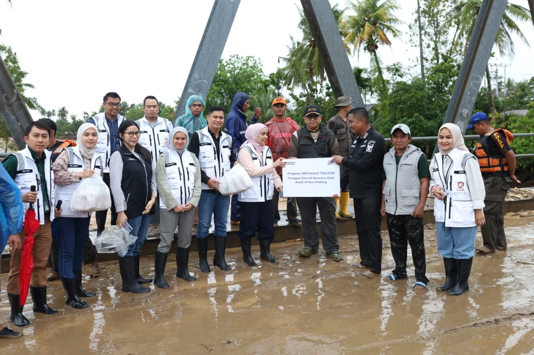 Kolaborasi Region BRI Percepat Pemulihan Warga Pascabanjir Bandang
