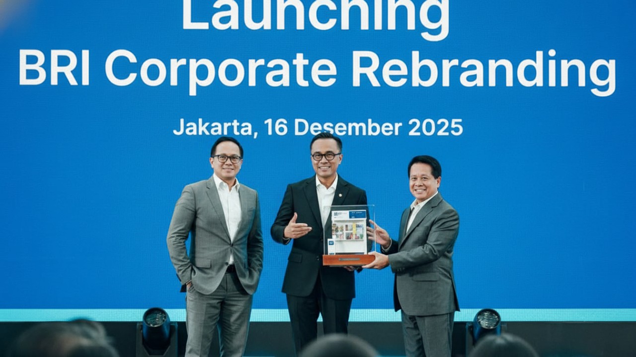 Peluncuran Corporate Rebranding BRI dengan identitas modern, dihadiri jajaran pimpinan dan tokoh nasional.