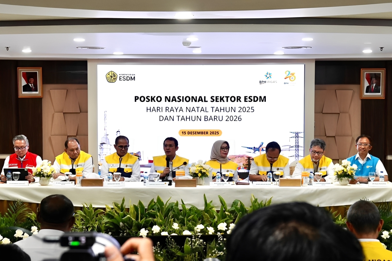 Pembukaan Posko Nasional Sektor ESDM Nataru 2025/2026 di Gedung BPH Migas, Jakarta, Senin (15 Desember 2025).
