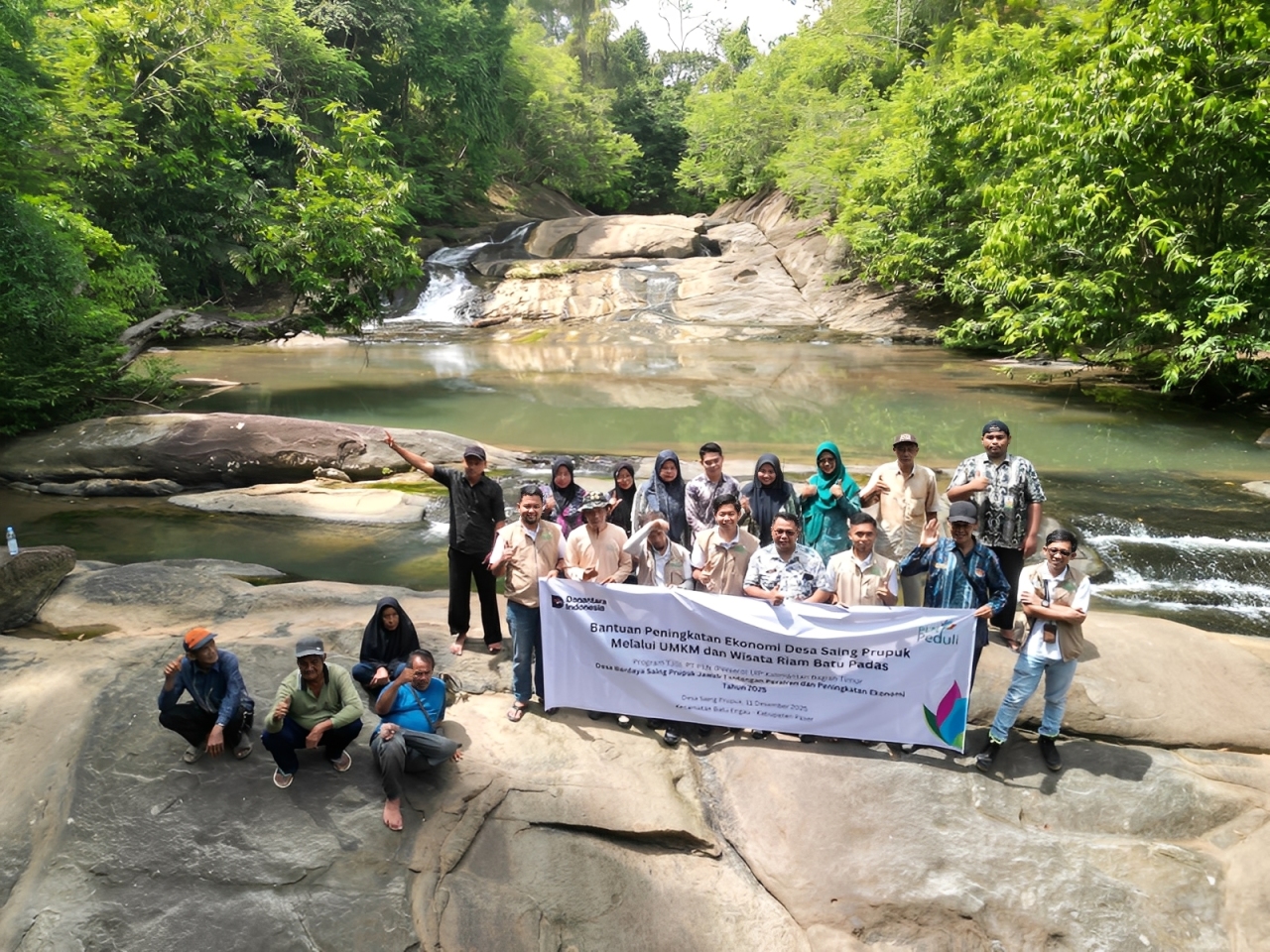 Lokasi wisata Riam Batu Padas di Desa Saing Prupuk menjadi salah satu fokus pengembangan Program TJSL PLN UIP KLT untuk mendorong pariwisata berbasis masyarakat dan ekonomi berkelanjutan.