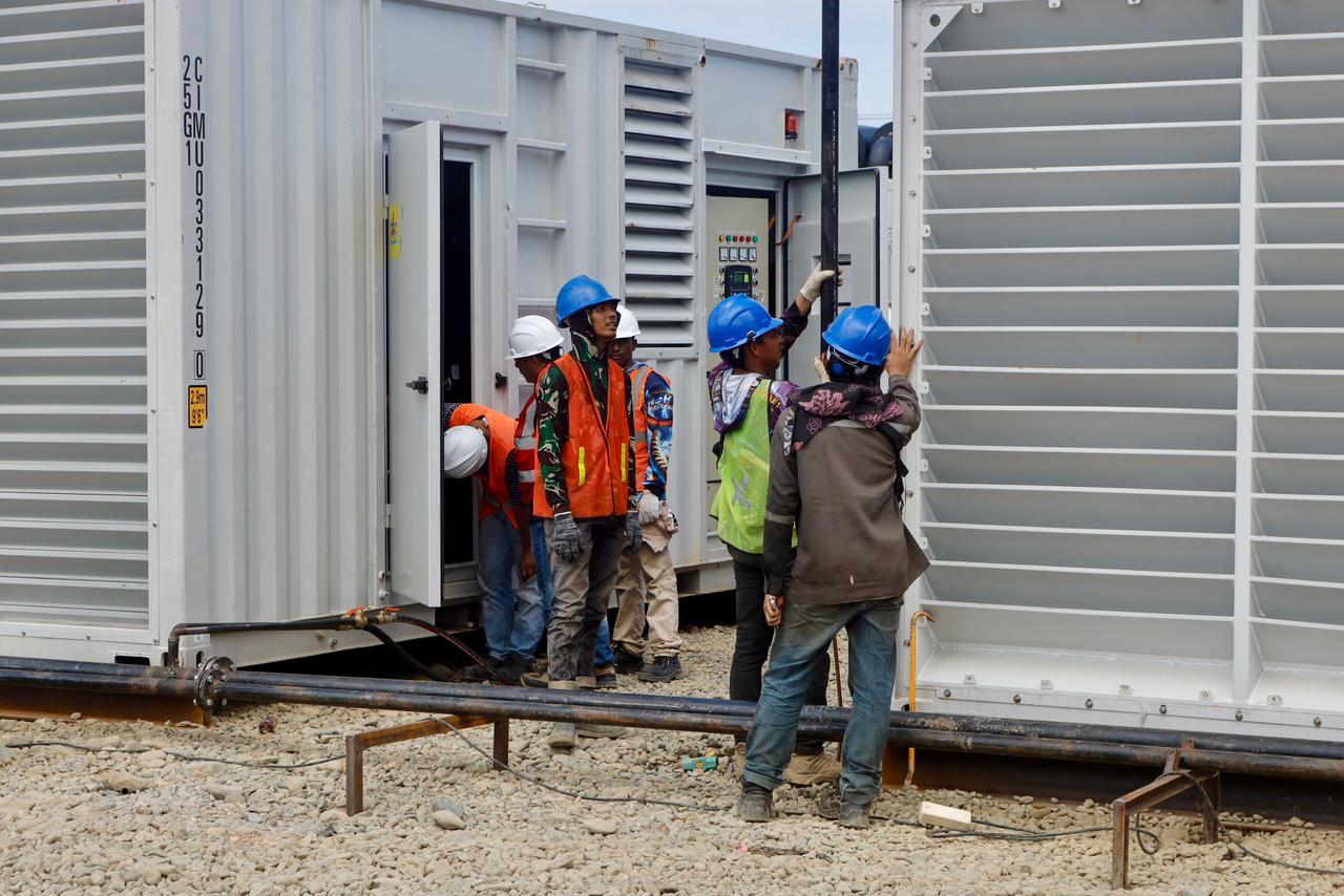 PLTD Nusa Daya Krueng Raya berkapasitas 15 MW sebagai penguat pasokan listrik Banda Aceh pascabencana.