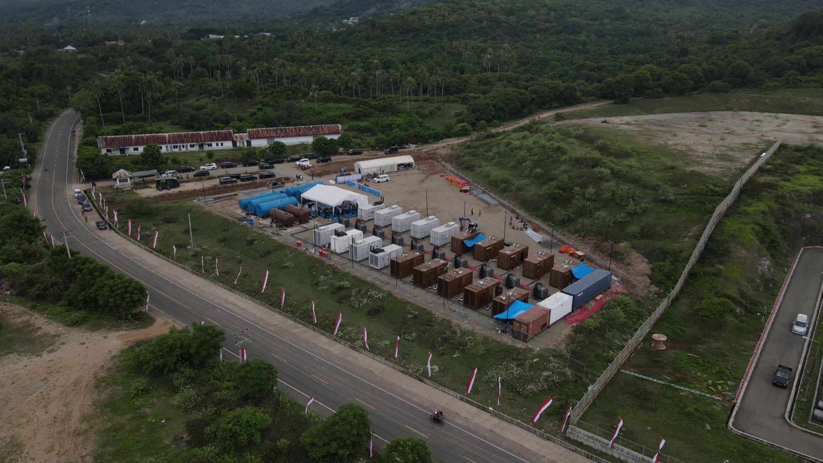 Tampak udara unit PLTD Krueng Raya, Kabupaten Aceh Besar dengan total kapasitas 15 MW.
