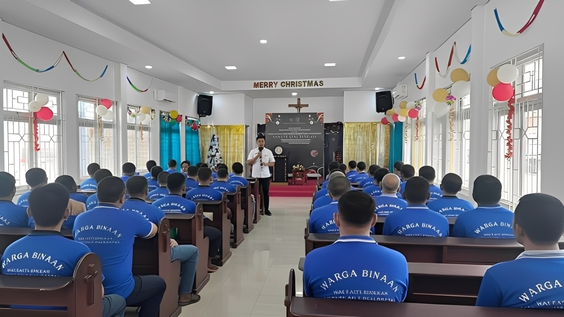 Warga binaan Lapas Balikpapan menerima remisi Natal 2025.