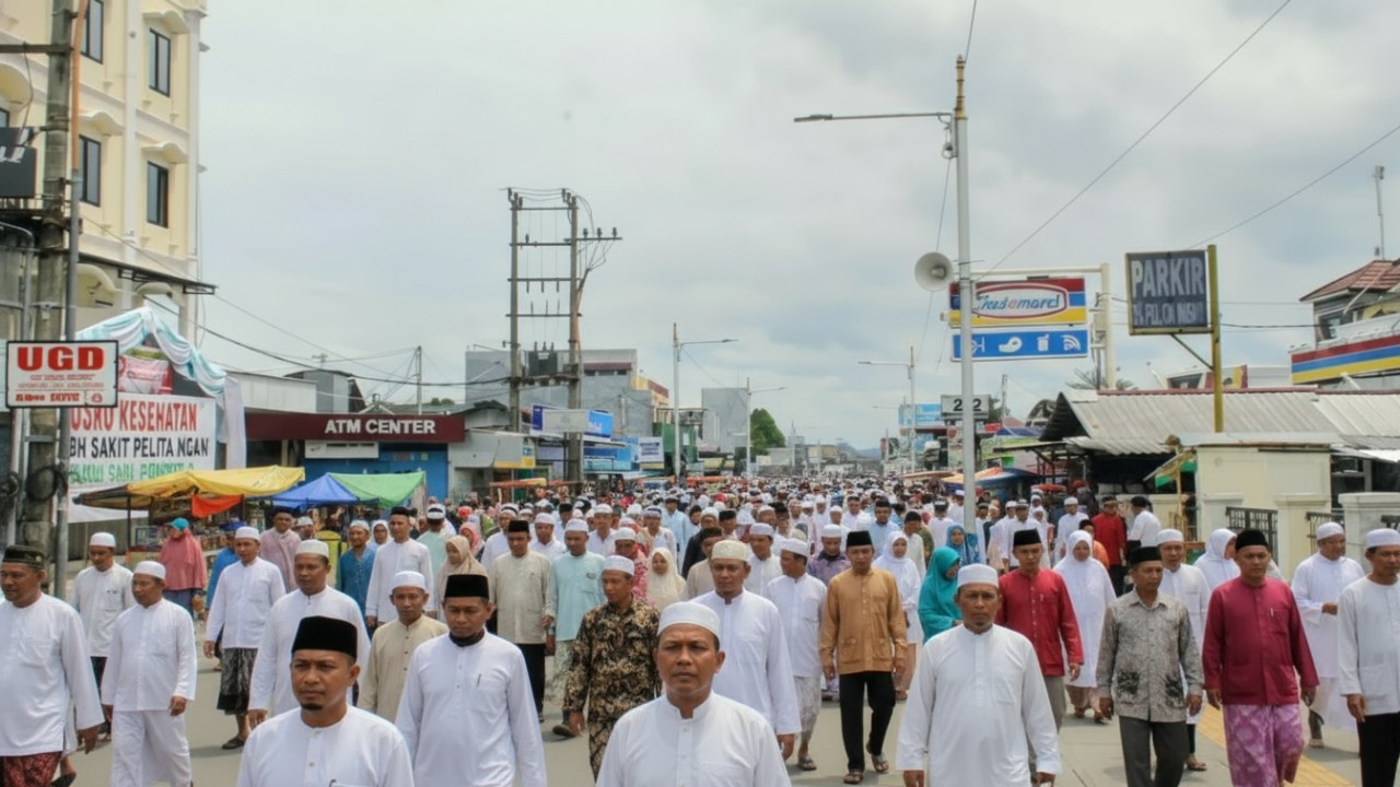 Kepadatan jemaah menuju Haul Guru Sekumpul