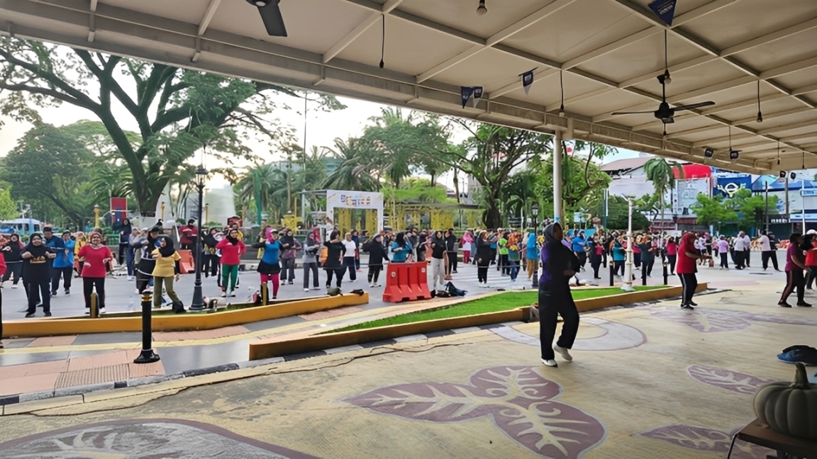 Suasana kegiatan Senam Berseri Sipermata di Taman Bekapai, Balikpapan, Minggu (28 Desember 2025).