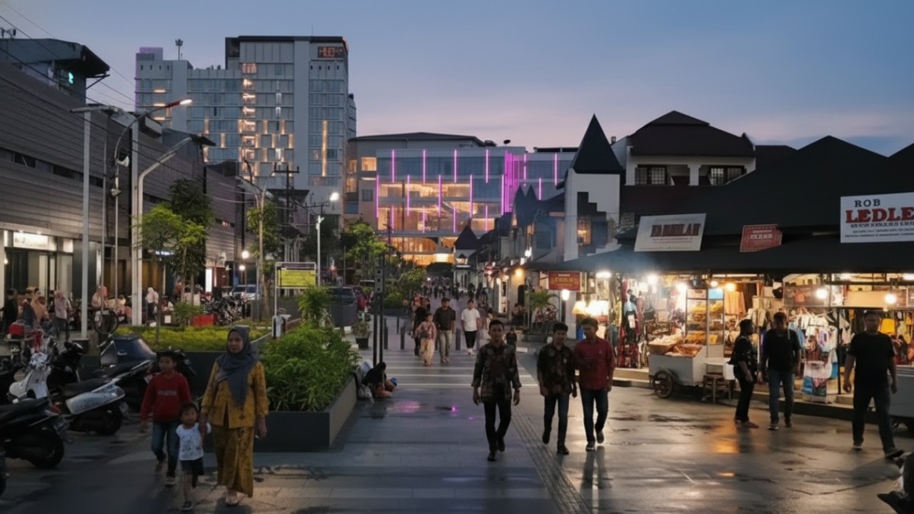 Suasana kawasan Citra Niaga Samarinda, pusat aktivitas kota yang kini menjadi fokus penataan HGB dan aset daerah.