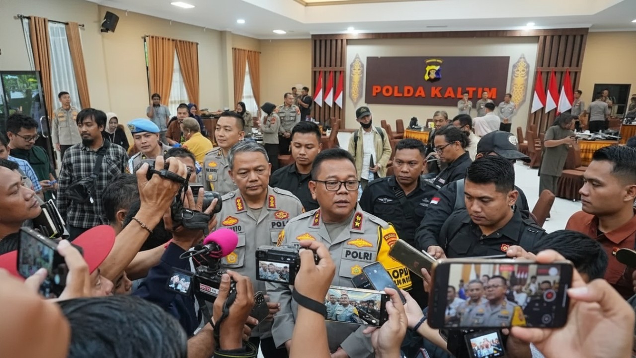 Kapolda Kaltim Irjen Pol Endar Priantoro saat rilis akhir tahun, menegaskan sanksi PTDH dan komitmen penegakan internal.