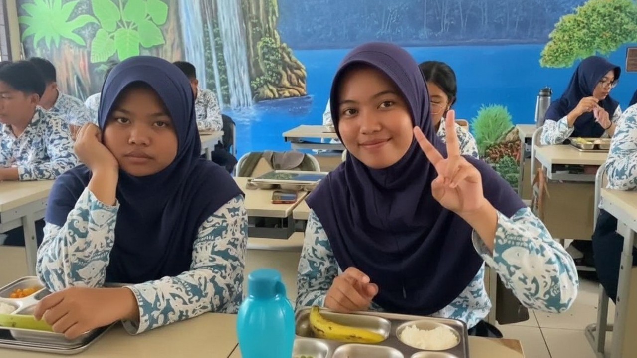 Suasana sekolah di Balikpapan saat MBG belum kembali disalurkan usai libur Nataru, siswa membawa bekal dari rumah.