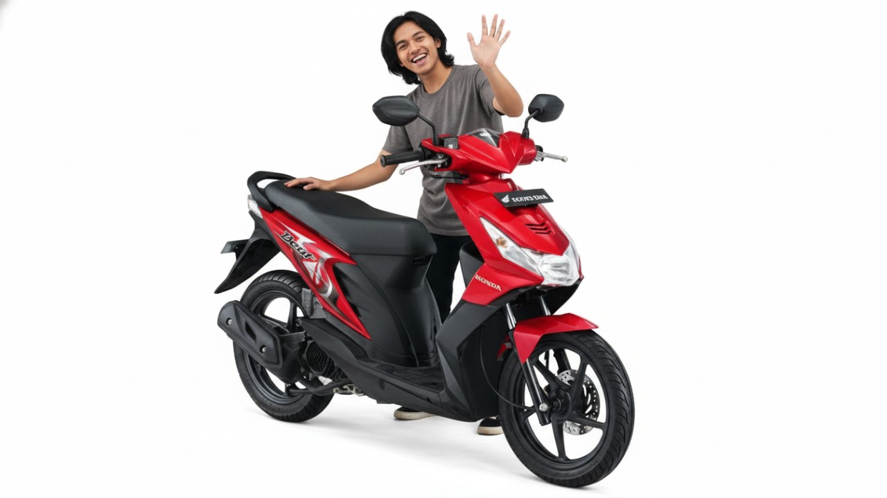 Honda Beat Karbu generasi pertama dengan desain ramping, simbol awal era motor matic di Indonesia.