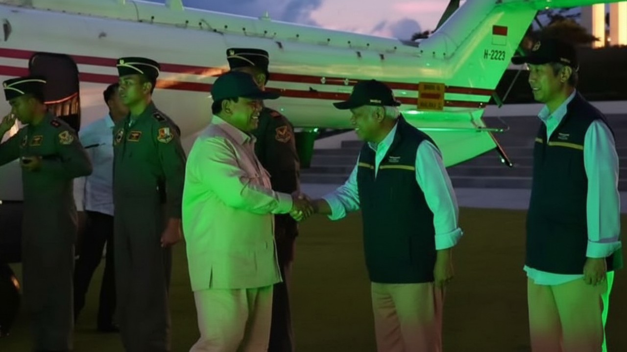 Presiden Prabowo Subianto tiba di Istana Negara IKN untuk meninjau progres pembangunan Nusantara.