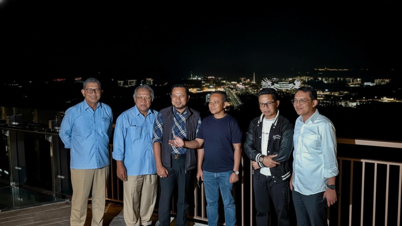 Cahaya malam menerangi KIPP IKN, menampilkan wajah kota modern yang jadi simbol masa depan Indonesia.