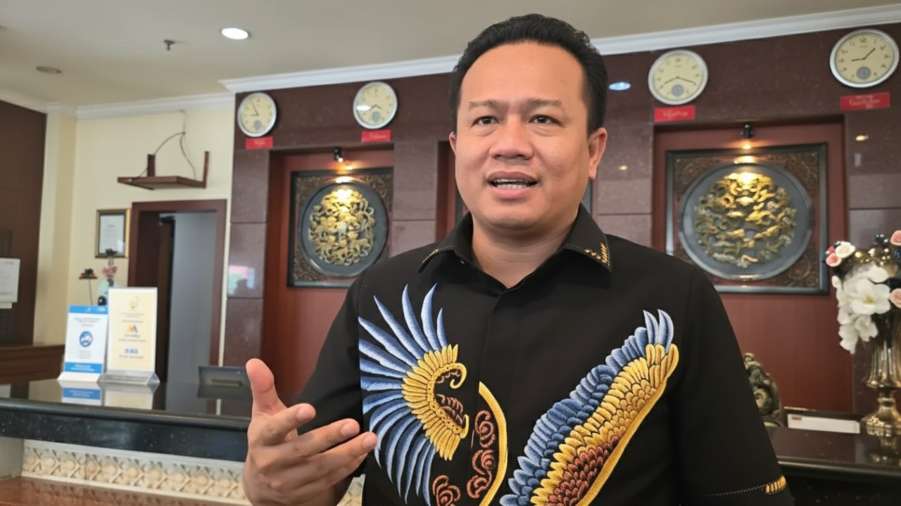 Ketua Komisi IV DPRD Balikpapan Gasali . Seragam sekolah gratis menjadi program pendidikan unggulan Balikpapan.