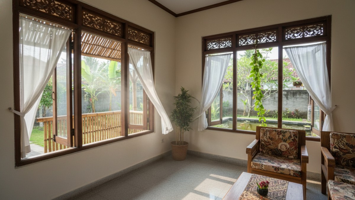 Jendela strategis untuk ventilasi silang rumah kecil