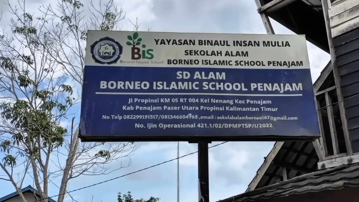 Sekolah Alam BIS PPU sebagai simbol pendidikan berbasis lingkungan.