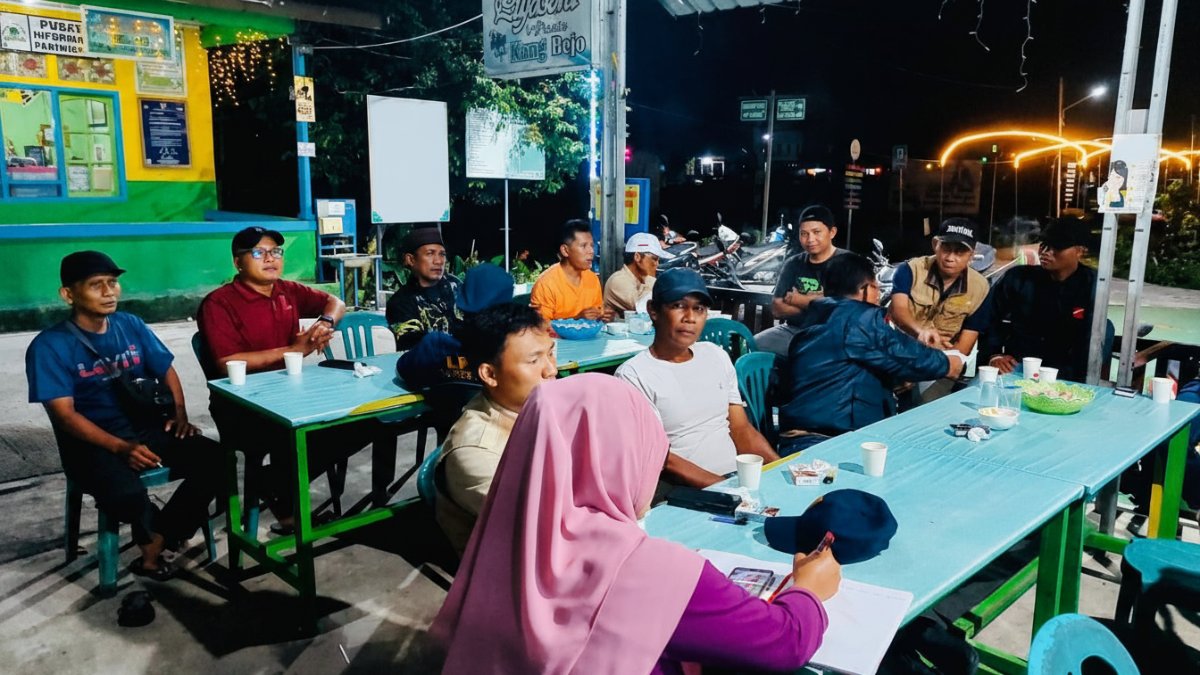 Panitia rutin menggelar rapat persiapan. Kebersamaan warga terlihat jelas saat Rapat persiapan acara