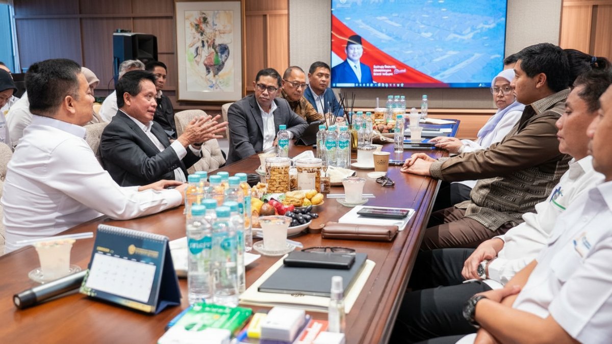 Suasana pertemuan Kementerian PKP dan pimpinan BRI membahas pembiayaan perumahan nasional.