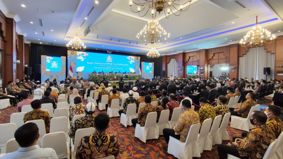 Suasana Rapat Paripurna HUT ke-129 Kota Balikpapan di Ballroom Hotel Gran Senyiur.