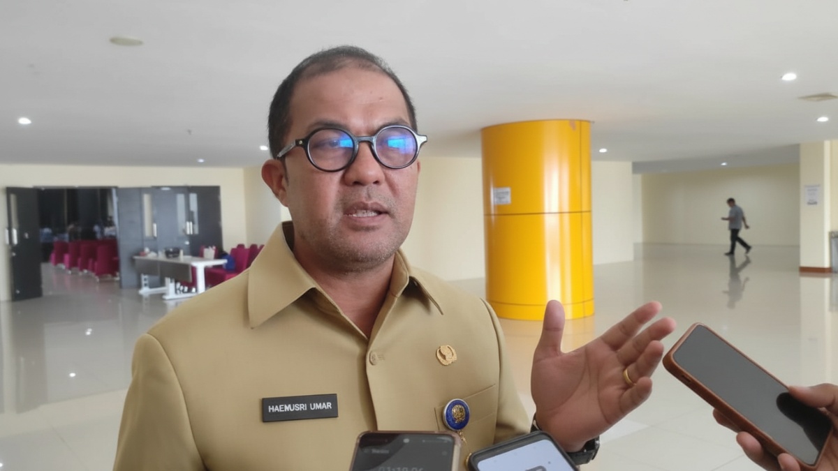 Kepala Dinas Perdagangan Kota Balikpapan, Haemusri Umar. Harga Tiket Pesawat dan Ayam Ras Naik, Inflasi Balikpapan Februari 2026 Mulai Terasa