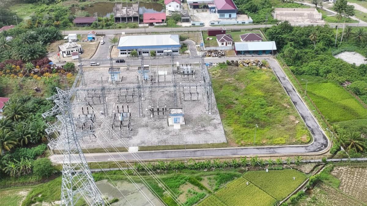 Gardu Induk (GI) 150 kV Tapak Tuan di Aceh Selatan tampak dari udara setelah resmi beroperasi.