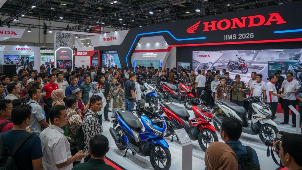 Suasana booth Honda di IIMS 2026 dengan pengunjung memadati area display motor terlaris.