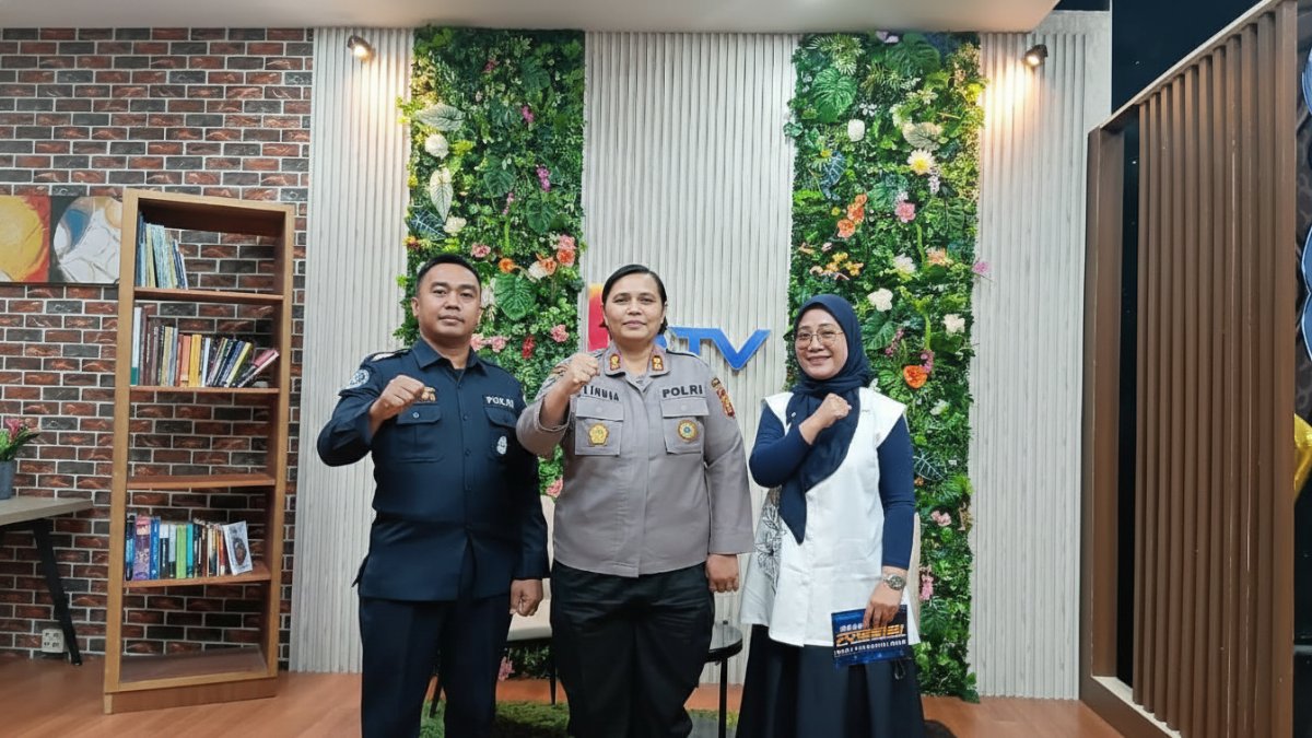Momen foto bersama usai talkshow Salam Presisi yang membahas kondisi keamanan Ramadan 1447 H di Kaltim, Rabu (25 Februari 2026).