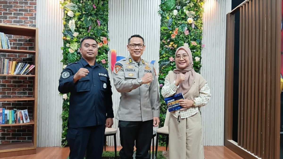 Foto bersama usai talkshow Salam Presisi di Studio Balikpapan TV, Rabu (4 Maret 2026).