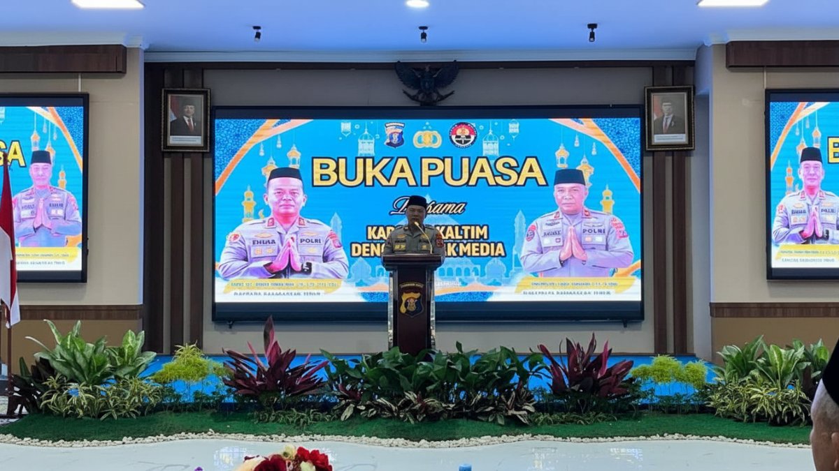 Kapolda Kaltim Irjen Pol Endar Priantoro menghadiri buka puasa bersama jurnalis di Gedung Mahakam Mapolda Kaltim.