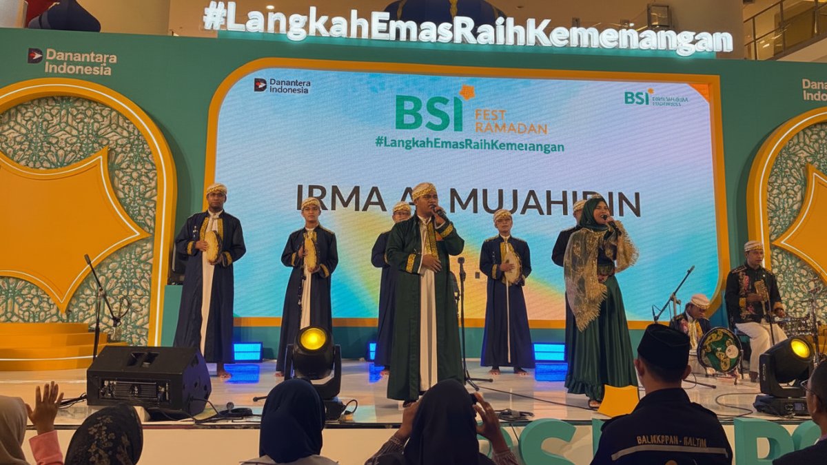 Festival BSI Fest Ramadan 2026 di Pentacity Mall Balikpapan dengan berbagai booth promo Haji Umrah dan layanan finansial syariah