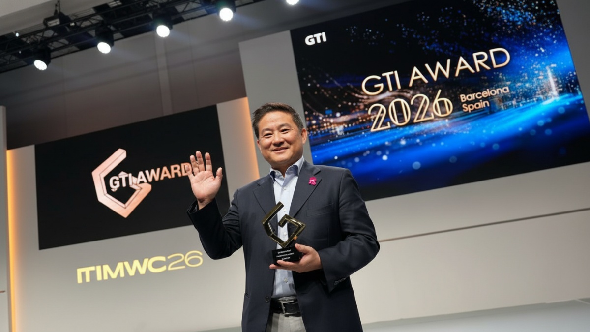 Direktur Planning &amp; Transformation Telkomsel, Wong Soon Nam, menyampaikan apresiasi atas pengakuan global untuk menghadirkan solusi industri yang semakin cerdas dan berkelanjutan (13/3).