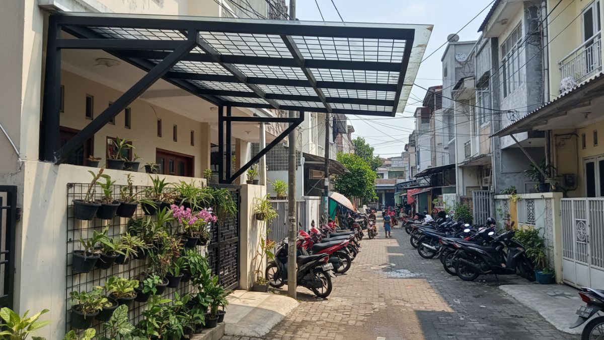 Kanopi kombinasi kisi-kisi besi dan kaca