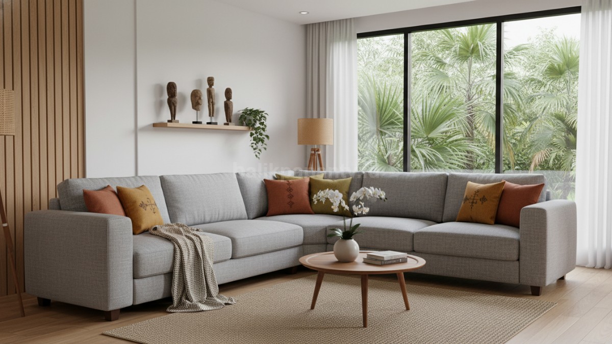 Sofa bentuk L atau modular memaksimalkan sudut ruang keluarga.