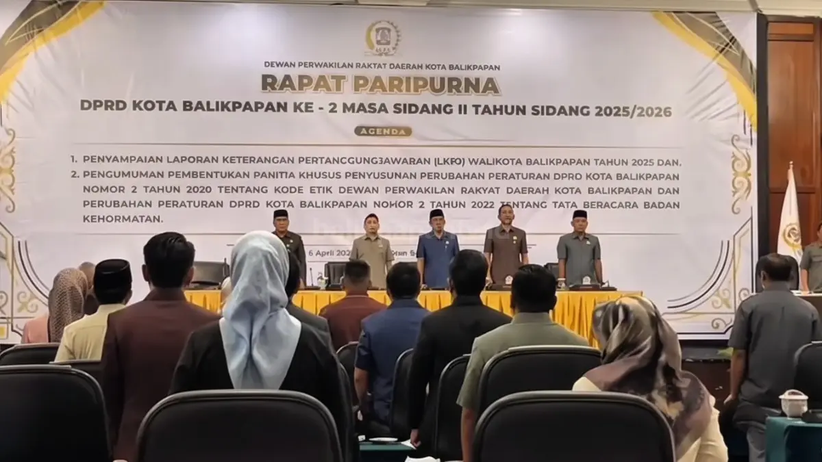 Rapat paripurna DPRD Balikpapan bahas LKPJ 2025 di Hotel Grand Senyiur