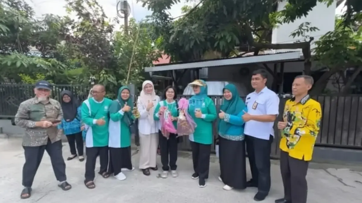 Suasana penilaian lomba PKK di Kampung Gandrung Arum dengan inovasi lingkungan berbasis warga