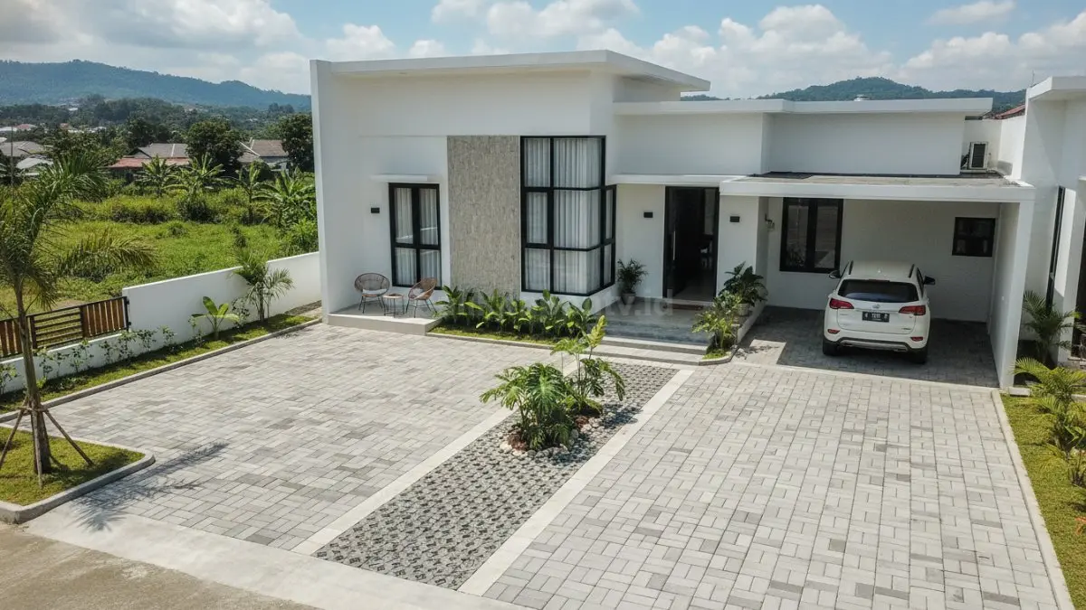 Contoh halaman rumah menggunakan paving block interlock anti licin.