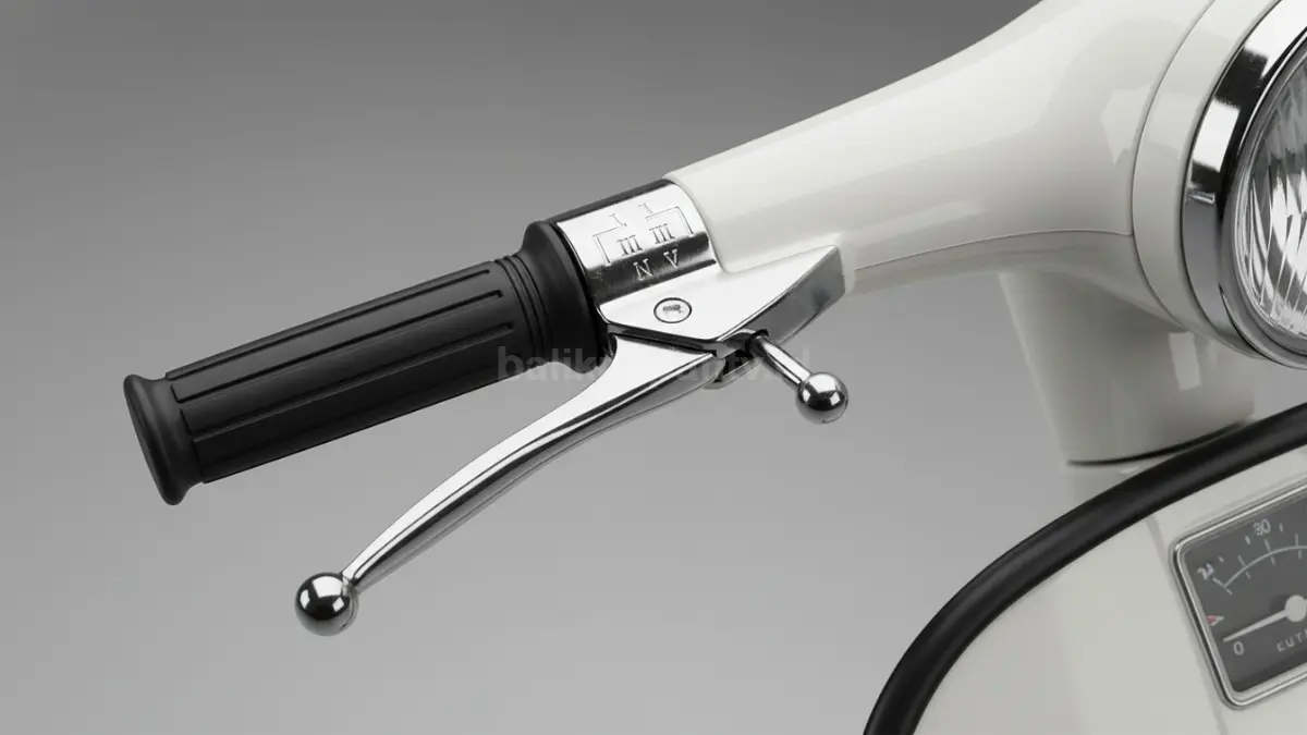 Detail handle Vespa Corsa dengan sistem gigi netral unik.